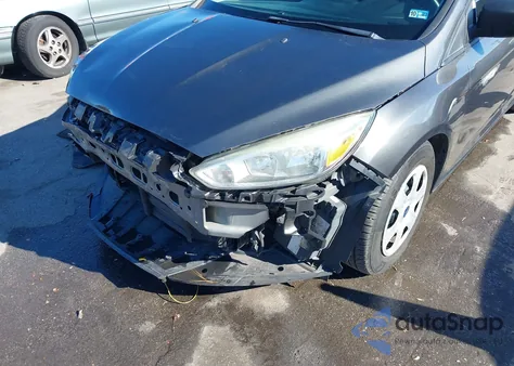 2015 Ford Focus S z USA, uszkodzony, nr VIN 1FADP3E28FL346027